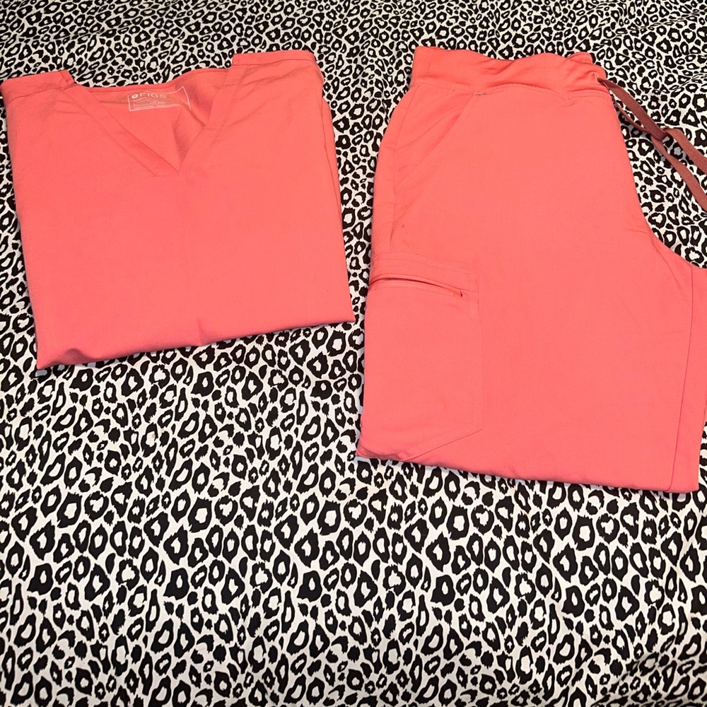 Women’s FIGS Scrubs